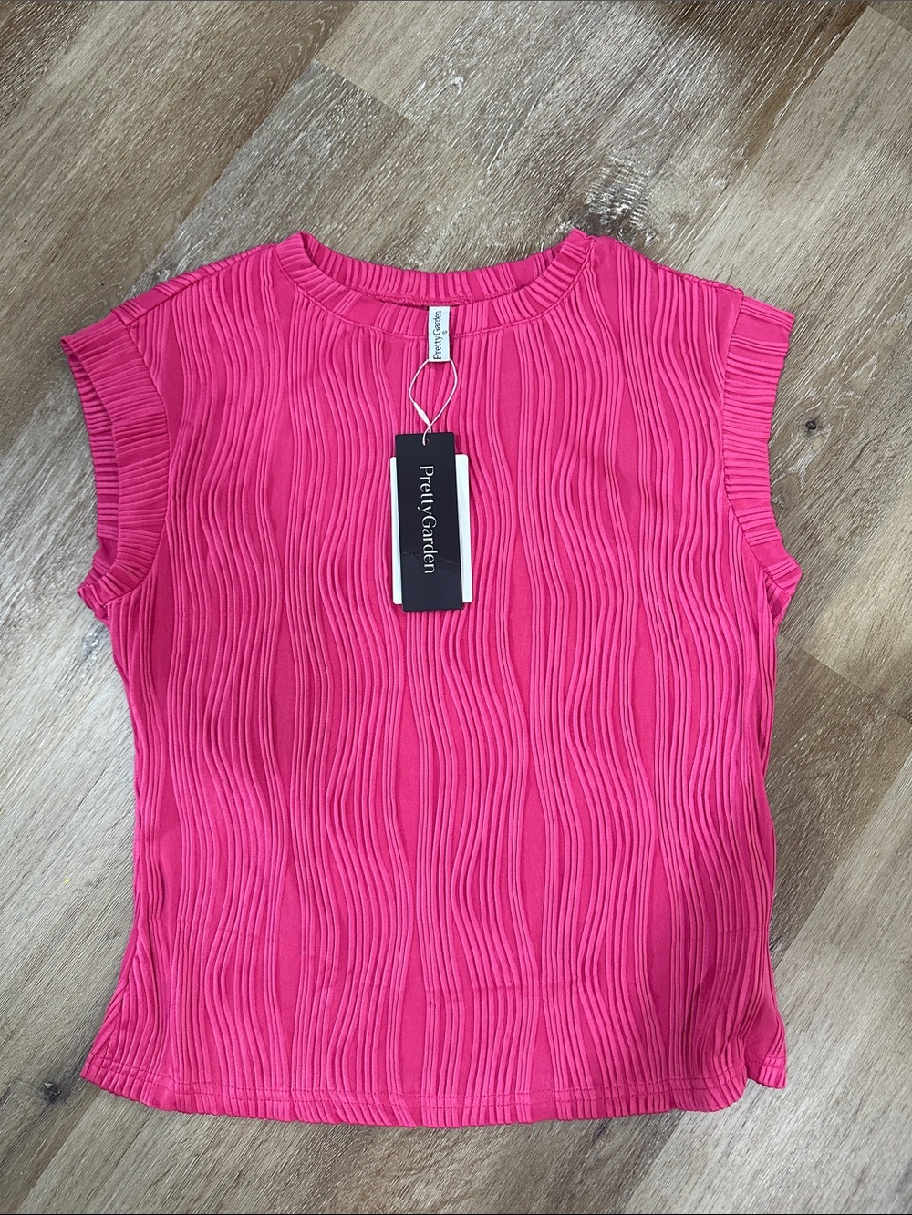 Pretty Garden Pink Wave-Texture Sleeveless Knit Top
